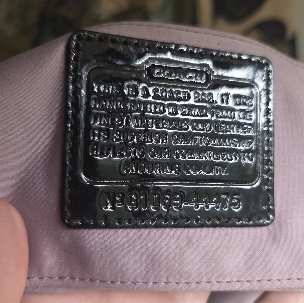 Coach Julia Limited Edition Black Sequins/Patent Leather Kisslock Wristlet - Picture 7 of 7